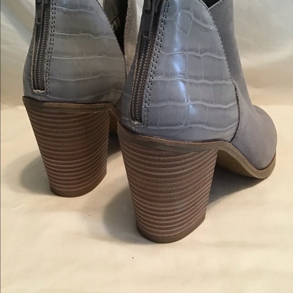 Dv8 doice vita gray suede leather ankle boot, NWOB - Picture 2 of 6